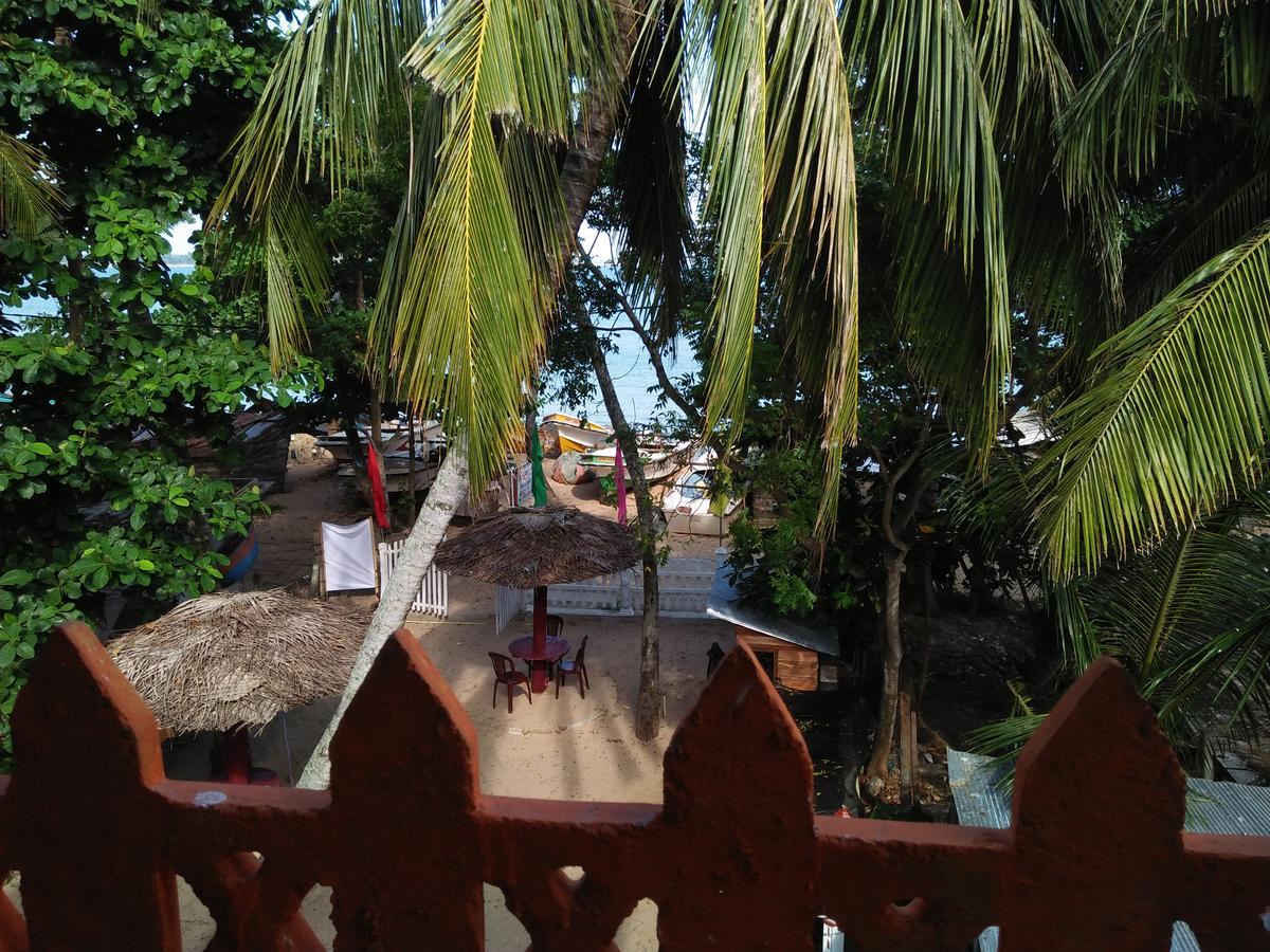 Parei Beach Inn Tangalle Bagian luar foto